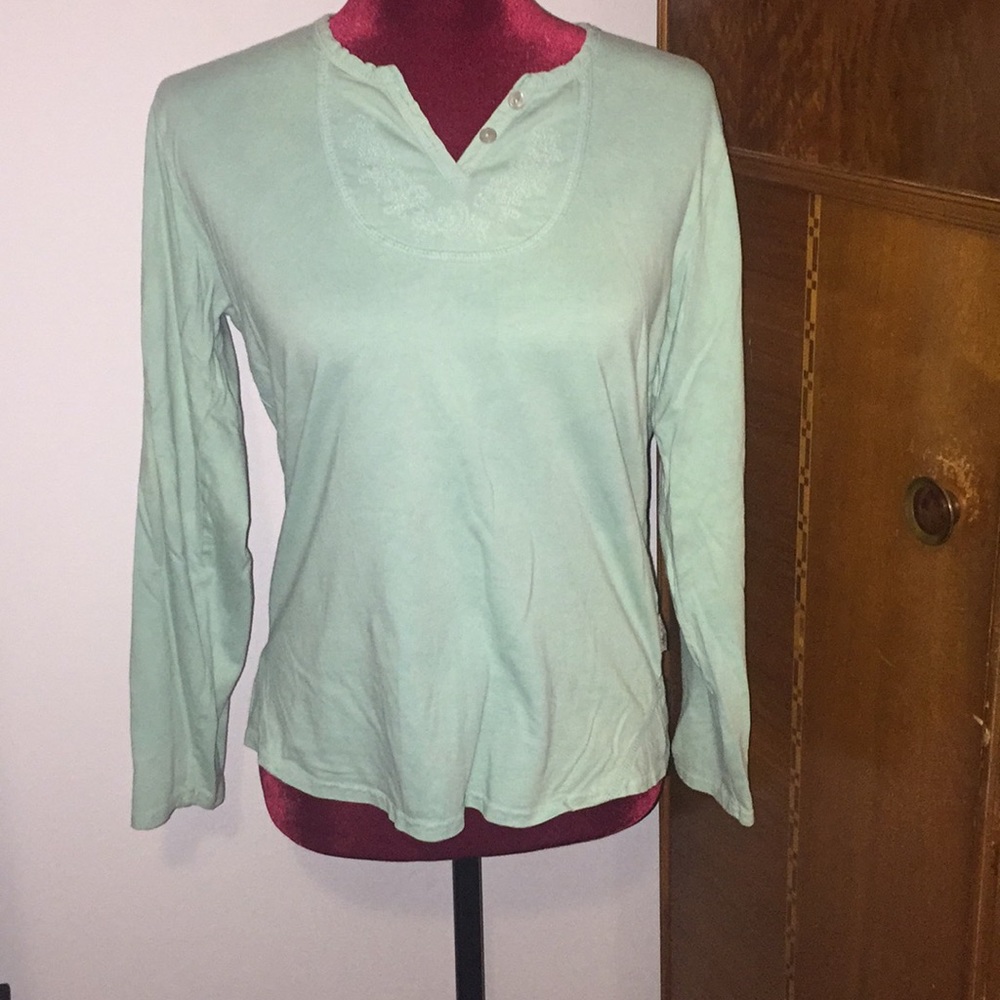 WOOLRICH size SM aqua/sage longsleeve T scoopneck